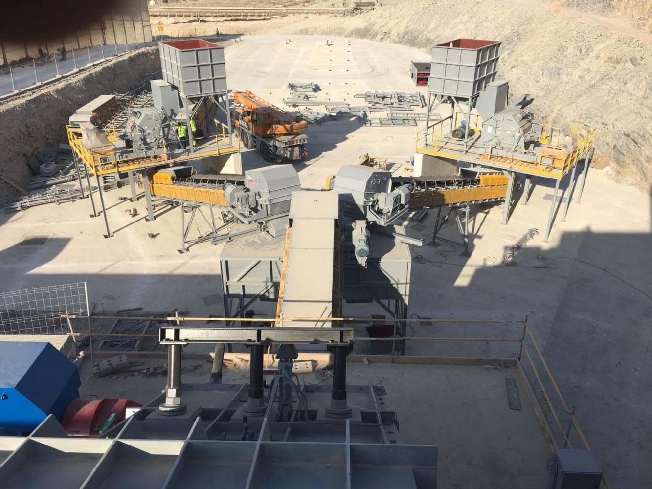 Industrial mineral crushing