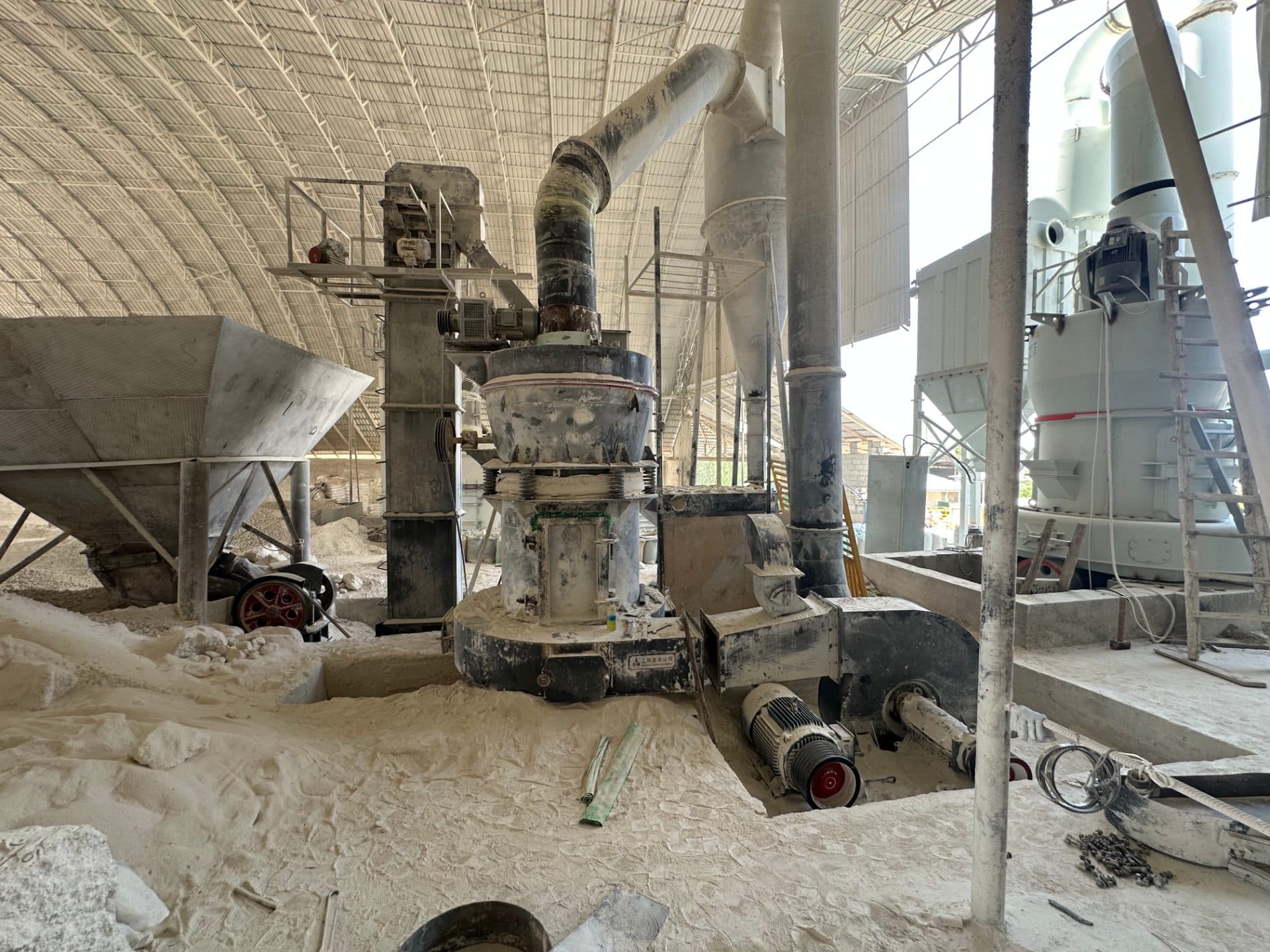 YGM95 Raymond Mill Mineral Powder Project in Kosonsoy, Uzbekistan